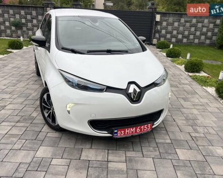 Белый Рено Зое, объемом двигателя 0 л и пробегом 129 тыс. км за 8750 $, фото 1 на Automoto.ua