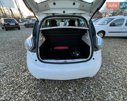 Белый Рено Зое, объемом двигателя 0 л и пробегом 94 тыс. км за 9199 $, фото 30 на Automoto.ua
