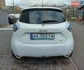 Белый Рено Зое, объемом двигателя 0 л и пробегом 204 тыс. км за 8400 $, фото 7 на Automoto.ua