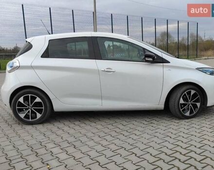 Белый Рено Зое, объемом двигателя 0 л и пробегом 139 тыс. км за 9000 $, фото 13 на Automoto.ua