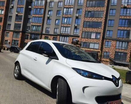 Белый Рено Зое, объемом двигателя 0 л и пробегом 121 тыс. км за 8900 $, фото 7 на Automoto.ua