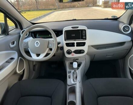 Белый Рено Зое, объемом двигателя 0 л и пробегом 110 тыс. км за 8450 $, фото 17 на Automoto.ua