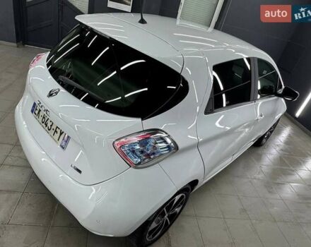 Белый Рено Зое, объемом двигателя 0 л и пробегом 115 тыс. км за 9950 $, фото 13 на Automoto.ua