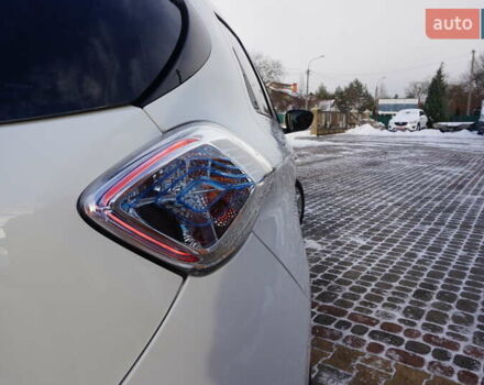 Белый Рено Зое, объемом двигателя 0 л и пробегом 26 тыс. км за 9555 $, фото 22 на Automoto.ua