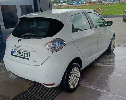 Белый Рено Зое, объемом двигателя 0 л и пробегом 195 тыс. км за 9000 $, фото 2 на Automoto.ua