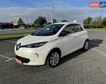 Белый Рено Зое, объемом двигателя 0 л и пробегом 78 тыс. км за 10600 $, фото 18 на Automoto.ua