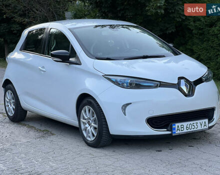 Белый Рено Зое, объемом двигателя 0 л и пробегом 155 тыс. км за 6999 $, фото 6 на Automoto.ua