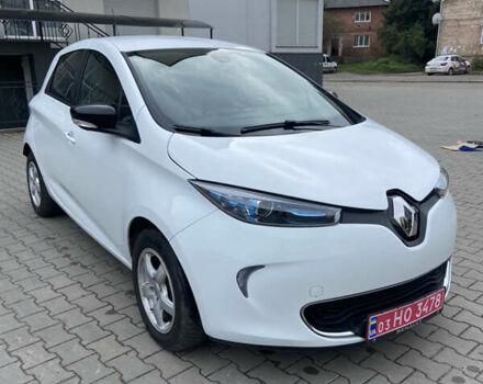 Белый Рено Зое, объемом двигателя 0 л и пробегом 71 тыс. км за 9500 $, фото 1 на Automoto.ua
