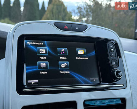 Белый Рено Зое, объемом двигателя 0 л и пробегом 43 тыс. км за 9399 $, фото 76 на Automoto.ua