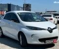 Белый Рено Зое, объемом двигателя 0 л и пробегом 101 тыс. км за 10640 $, фото 2 на Automoto.ua