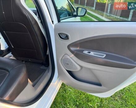 Белый Рено Зое, объемом двигателя 0 л и пробегом 124 тыс. км за 8950 $, фото 22 на Automoto.ua