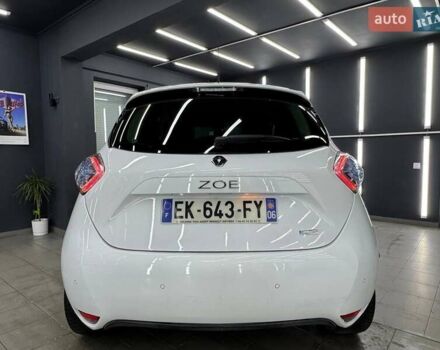 Белый Рено Зое, объемом двигателя 0 л и пробегом 115 тыс. км за 9950 $, фото 10 на Automoto.ua