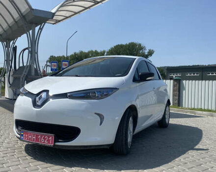 Белый Рено Зое, объемом двигателя 0 л и пробегом 158 тыс. км за 7800 $, фото 4 на Automoto.ua