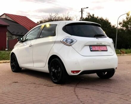 Белый Рено Зое, объемом двигателя 0 л и пробегом 120 тыс. км за 8900 $, фото 3 на Automoto.ua