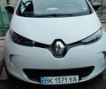 Белый Рено Зое, объемом двигателя 0 л и пробегом 92 тыс. км за 9000 $, фото 1 на Automoto.ua