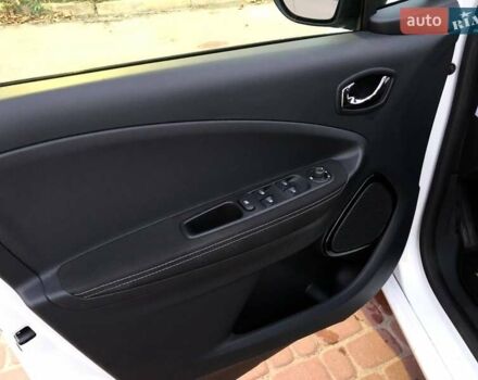 Білий Рено Зое, об'ємом двигуна 0 л та пробігом 120 тис. км за 8900 $, фото 13 на Automoto.ua