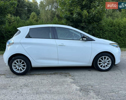 Белый Рено Зое, объемом двигателя 0 л и пробегом 155 тыс. км за 6999 $, фото 7 на Automoto.ua