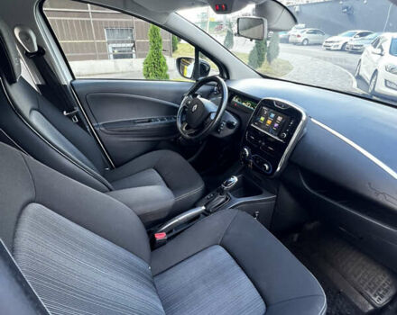 Белый Рено Зое, объемом двигателя 0 л и пробегом 146 тыс. км за 10500 $, фото 25 на Automoto.ua