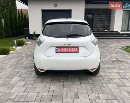 Белый Рено Зое, объемом двигателя 0 л и пробегом 129 тыс. км за 8750 $, фото 28 на Automoto.ua