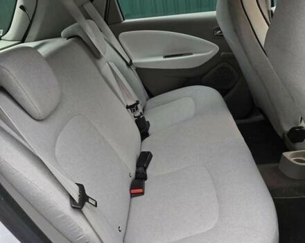 Белый Рено Зое, объемом двигателя 0 л и пробегом 137 тыс. км за 7800 $, фото 8 на Automoto.ua