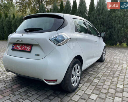 Белый Рено Зое, объемом двигателя 0 л и пробегом 97 тыс. км за 9500 $, фото 15 на Automoto.ua