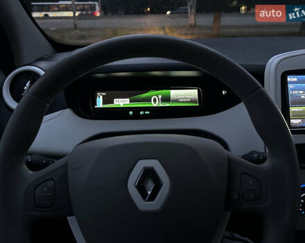 Белый Рено Зое, объемом двигателя 0 л и пробегом 108 тыс. км за 9250 $, фото 19 на Automoto.ua