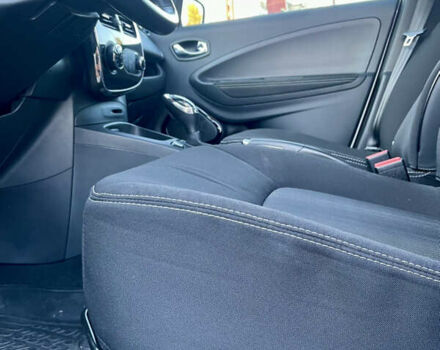 Білий Рено Зое, об'ємом двигуна 0 л та пробігом 86 тис. км за 9500 $, фото 17 на Automoto.ua