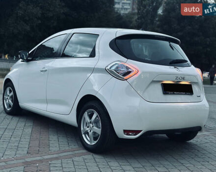 Белый Рено Зое, объемом двигателя 0 л и пробегом 108 тыс. км за 9250 $, фото 2 на Automoto.ua