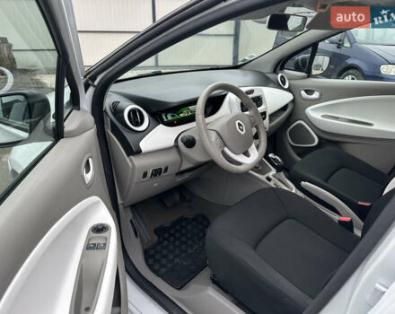 Білий Рено Зое, об'ємом двигуна 0 л та пробігом 84 тис. км за 7900 $, фото 7 на Automoto.ua
