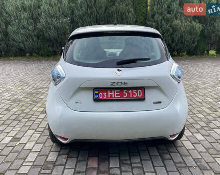 Белый Рено Зое, объемом двигателя 0 л и пробегом 97 тыс. км за 9500 $, фото 14 на Automoto.ua