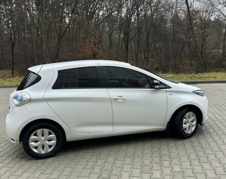Белый Рено Зое, объемом двигателя 0 л и пробегом 131 тыс. км за 9650 $, фото 10 на Automoto.ua