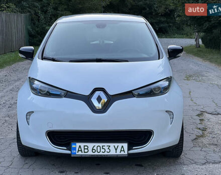 Белый Рено Зое, объемом двигателя 0 л и пробегом 155 тыс. км за 6999 $, фото 1 на Automoto.ua
