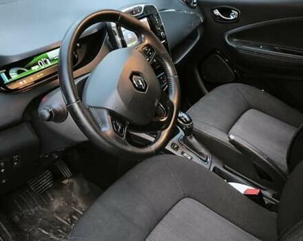 Белый Рено Зое, объемом двигателя 0 л и пробегом 205 тыс. км за 8000 $, фото 8 на Automoto.ua