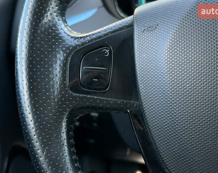 Белый Рено Зое, объемом двигателя 0 л и пробегом 143 тыс. км за 8900 $, фото 21 на Automoto.ua