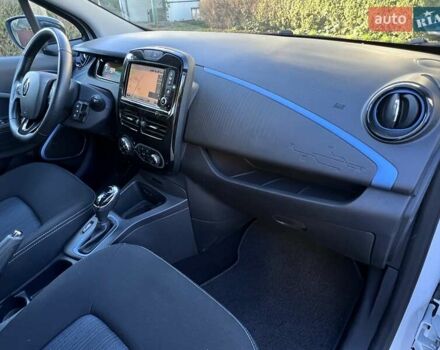 Рено Зое 2017 в Черновцах на Automoto.ua Белый Рено Зое, объемом двигателя 0 л и пробегом 60 тыс. км за 9200 $, фото 14 на Automoto.ua