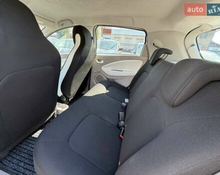 Белый Рено Зое, объемом двигателя 0 л и пробегом 93 тыс. км за 9799 $, фото 17 на Automoto.ua