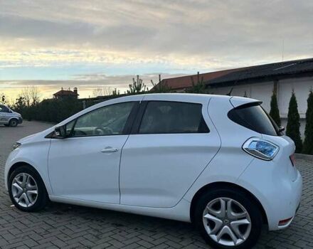 Белый Рено Зое, объемом двигателя 0 л и пробегом 75 тыс. км за 9250 $, фото 1 на Automoto.ua