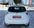 Белый Рено Зое, объемом двигателя 0 л и пробегом 108 тыс. км за 8800 $, фото 7 на Automoto.ua