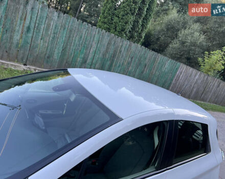 Белый Рено Зое, объемом двигателя 0 л и пробегом 155 тыс. км за 6999 $, фото 11 на Automoto.ua