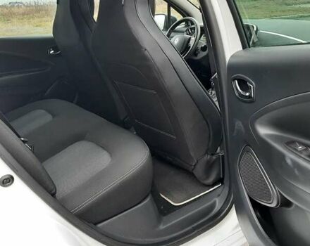 Білий Рено Зое, об'ємом двигуна 0 л та пробігом 123 тис. км за 9650 $, фото 72 на Automoto.ua