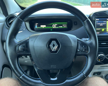 Белый Рено Зое, объемом двигателя 0 л и пробегом 155 тыс. км за 6999 $, фото 27 на Automoto.ua