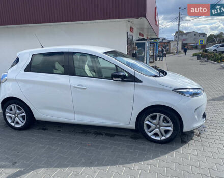 Белый Рено Зое, объемом двигателя 0 л и пробегом 27 тыс. км за 9300 $, фото 3 на Automoto.ua