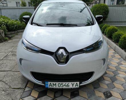 Белый Рено Зое, объемом двигателя 0 л и пробегом 176 тыс. км за 10500 $, фото 1 на Automoto.ua