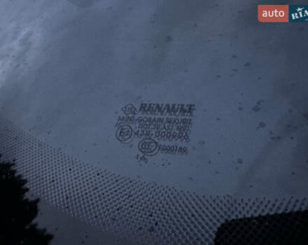 Белый Рено Зое, объемом двигателя 0 л и пробегом 108 тыс. км за 9250 $, фото 8 на Automoto.ua