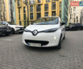 Белый Рено Зое, объемом двигателя 0 л и пробегом 76 тыс. км за 6850 $, фото 4 на Automoto.ua