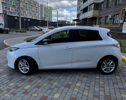 Белый Рено Зое, объемом двигателя 0 л и пробегом 146 тыс. км за 10500 $, фото 11 на Automoto.ua