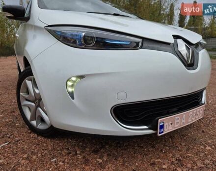 Белый Рено Зое, объемом двигателя 0 л и пробегом 137 тыс. км за 8400 $, фото 30 на Automoto.ua