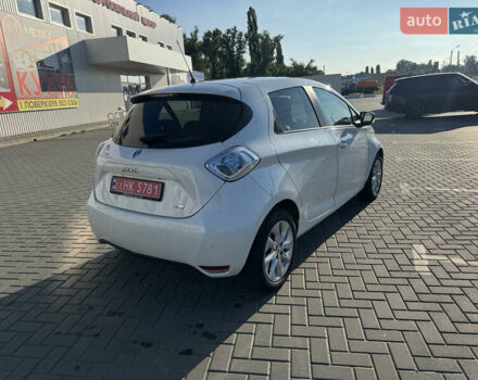 Белый Рено Зое, объемом двигателя 0 л и пробегом 78 тыс. км за 10600 $, фото 7 на Automoto.ua