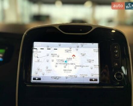 Білий Рено Зое, об'ємом двигуна 0 л та пробігом 121 тис. км за 7300 $, фото 17 на Automoto.ua