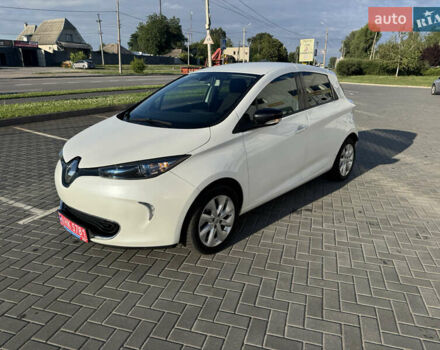 Белый Рено Зое, объемом двигателя 0 л и пробегом 78 тыс. км за 10600 $, фото 16 на Automoto.ua
